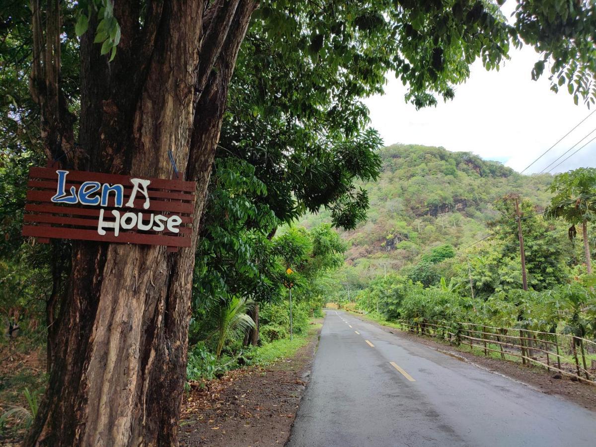 Lena House Flores Hitokalak Exterior photo