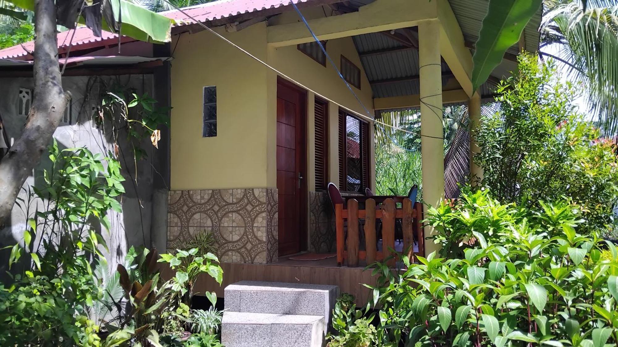 Lena House Flores Hitokalak Exterior photo